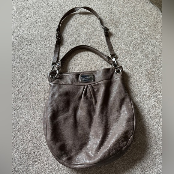 Marc Jacobs- Q Hellier Hobo Bag - Picture 2 of 5